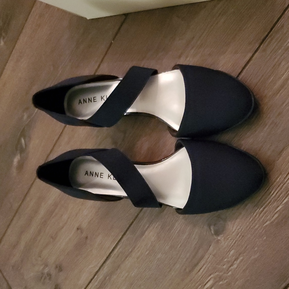 NWT Anne Klein Navy Blue Wedge Shoes Size 8.5